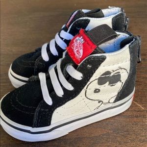 Toddler snoopy vans